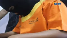 Aktivis yang masih berstatus sebagai mahasiswa sebuah perguruan tinggi di Yogja ini ditangkap di kamar kos.