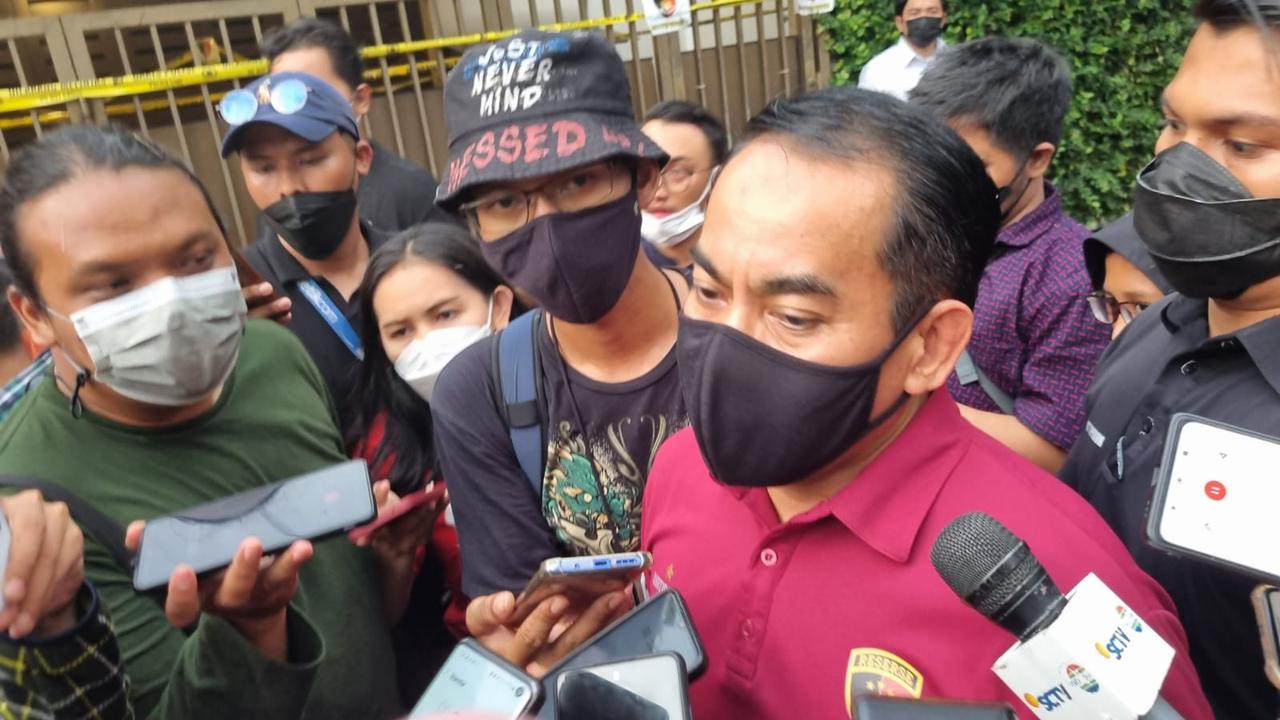 Dirtipidum Bareskrim Polri Brigjen Andi Rian Djajadi ditemui usai rekonstruksi kasus pembunuhan berencana Brigadir J di rumah Irjen Ferdy Sambo