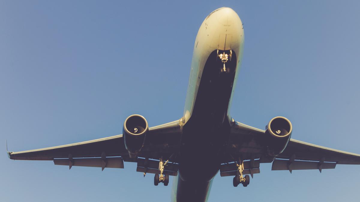 Alasan Pesawat Super Air Jet Mendarat Darurat di Bandara Juanda Surabaya, Fokus pada Keselamatan Penumpang