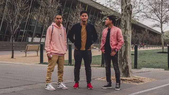 [Bintang] Demi Kulari ke Pantai, RAN Tunda Pekerjaan Lainnya