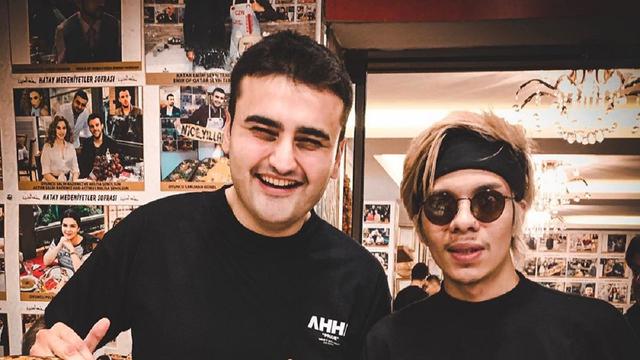Burak Ozdemir Chef Ganteng Dari Turki Yang Hobi Masak Porsi Jumbo