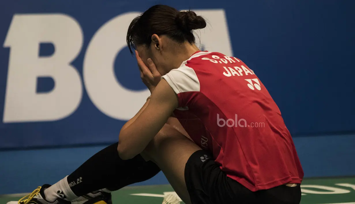 Tunggal putri Jepang, Sayaka Sato, menjadi juara Indonesia Open usai mengalahkan tunggal Korsel, Sung Ji-hyun di JCC, Jakarta, Minggu (19/6/2017). Sayaka Sato menang dengan skor 21-13, 17-21, dan 21-14. (Bola.com/Vitalis Yogi Trisna)