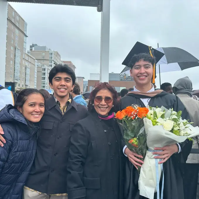 Potret wisuda Alvy Xavier anak Susi Pudjiastuti (Sumber: Instagram/@susipudjiastuti115)
