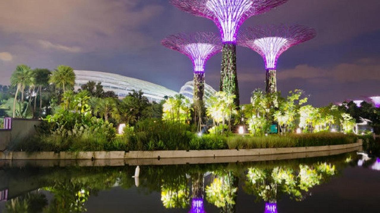 Singapura, Kota termahal di dunia (via: www.cbsnews.com)