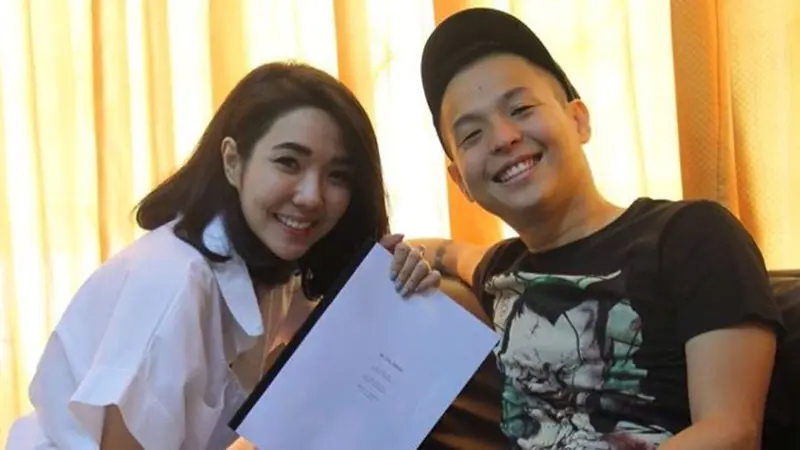 Gisel dan Ernest Prakasa