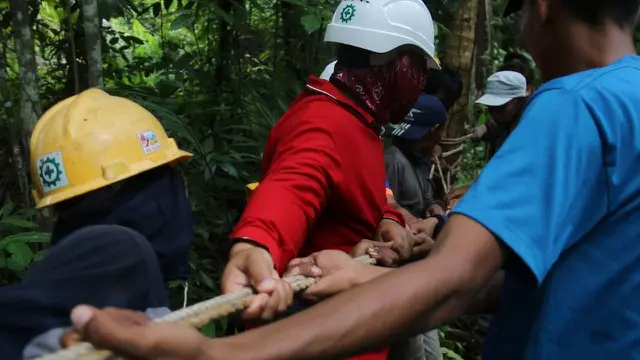 PLN berhasil menyambungkan listrik ke 3 desa di Pulau Maratua yaitu Desa Bohe Silian, Desa Payung-Payung dan Desa Teluk Harapan.