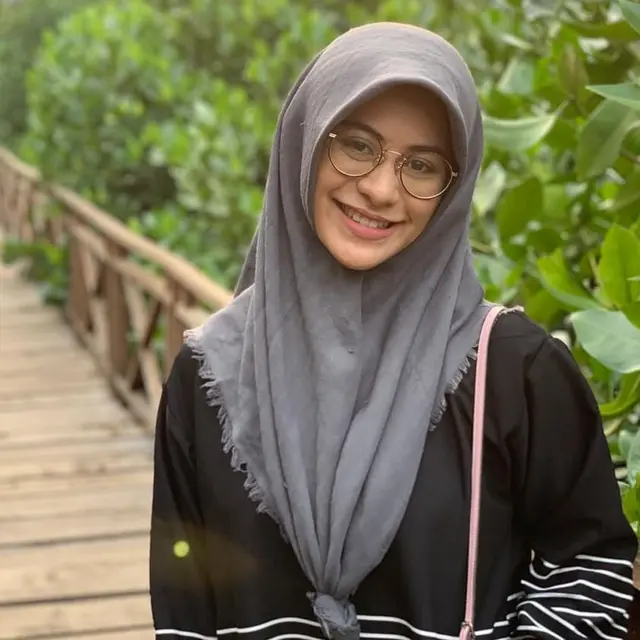 6 Gaya Betari Ayu Pakai Hijab Simpel Ini Curi Perhatian, Tetap Memesona