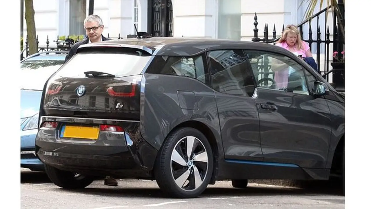 BMW i3 Jadi Koleksi Terbaru Mr.Bean
