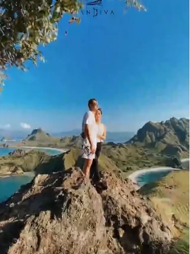 6 Potret Naomi Zaskia dan Dylan Carr Liburan Bareng di Labuan Bajo, Tampil Mesra