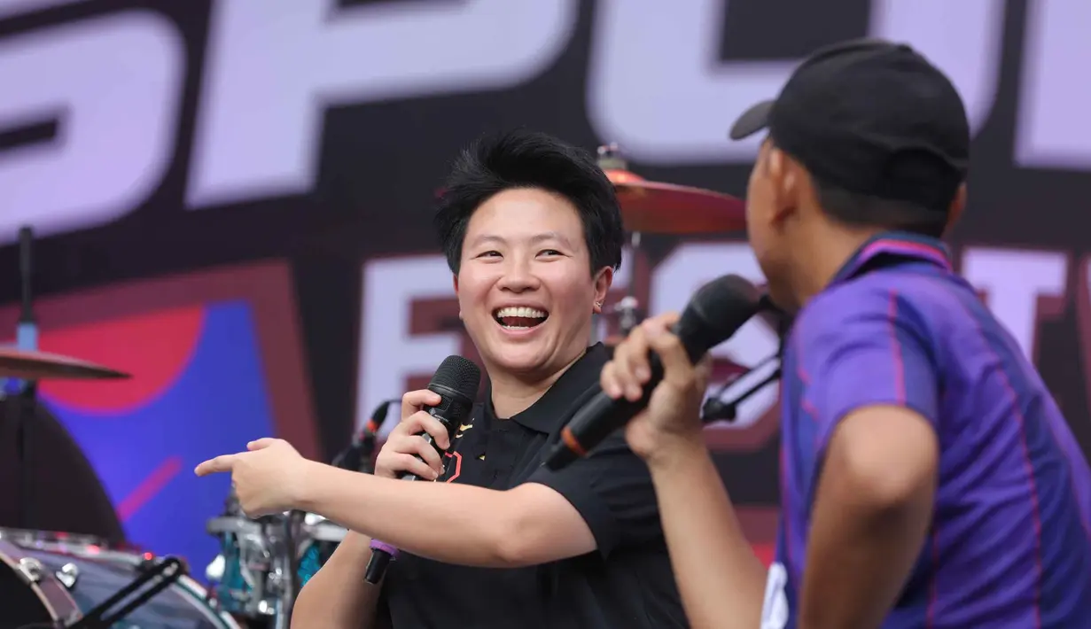 Liliyana Natsir saat sesi bincang santai pada gelaran Vidio Sports Festival resmi digelar di Plaza Timur Senayan, Jakarta, pada Sabtu (18/10/2025). (Bola.com/M Iqbal Ichsan)