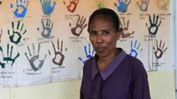 Fiana Y Manggarprouw, guru honorer di SD Mosso yang terletak di perbatasan RI-PNG. (Liputan6.com/Katharina Janur)