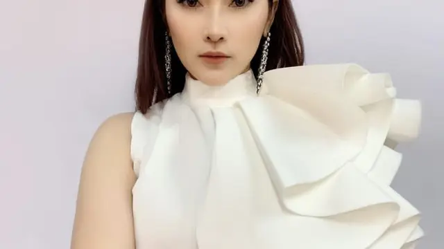 Pesona wajah awet muda Eva Anindita yang Dikenal Sebagai Ratu Sinetron Antagoni, @eva_anindita_zachrie