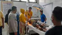 Korban mengalami luka pada bagian kepala dan kaki seingga korban dirawat di RS Bolmong Selatan dan dirujuk ke RSUP Prof Kandow Malalayang Manado.