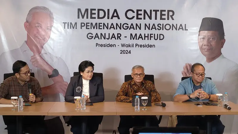 Politikus PDI Perjuangan Aria Bima saat konferensi pers media center Tim Pemenangan Nasional (TPN) Ganjar Pranowo dan Mahfud Md.