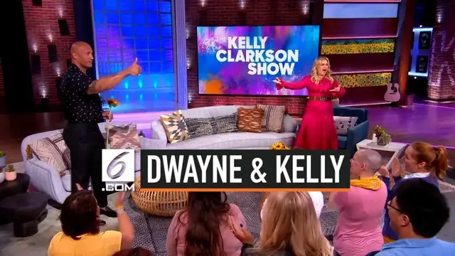 Dwayne Johnson tinggalkan bulan madunya demi menjadi tamu pertama di acara Kelly Clarkson Show.