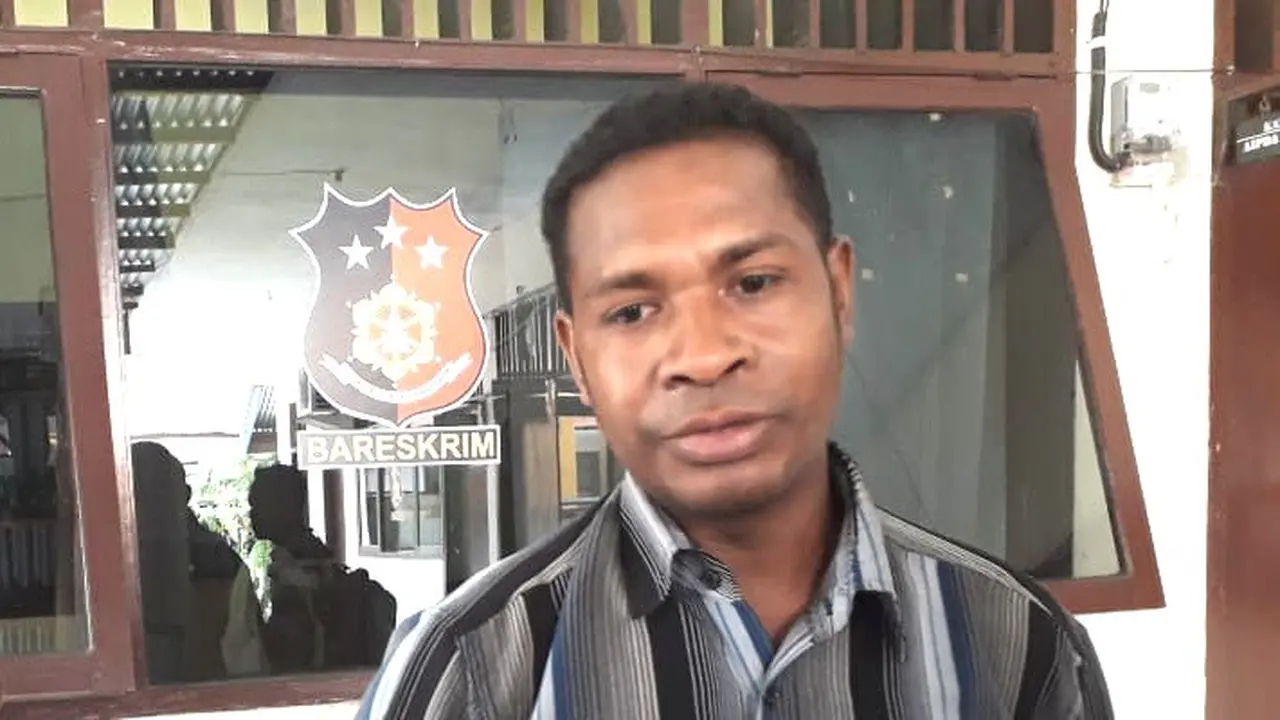 Arnoldus Raga, orangtua siswa yang memotong rambut guru (Amar Ola Keda/Liputan6.com)