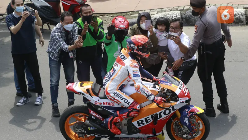 Foto: Ini Dia Aksi Rider MotoGP saat Jajal Aspal Ibukota, Marc Marquez Langusng Gas Pol