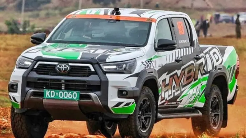 Sebelum meluncur, Toyota Hilux MHEV dites di WRC Kenya 2023 (Autocar India)