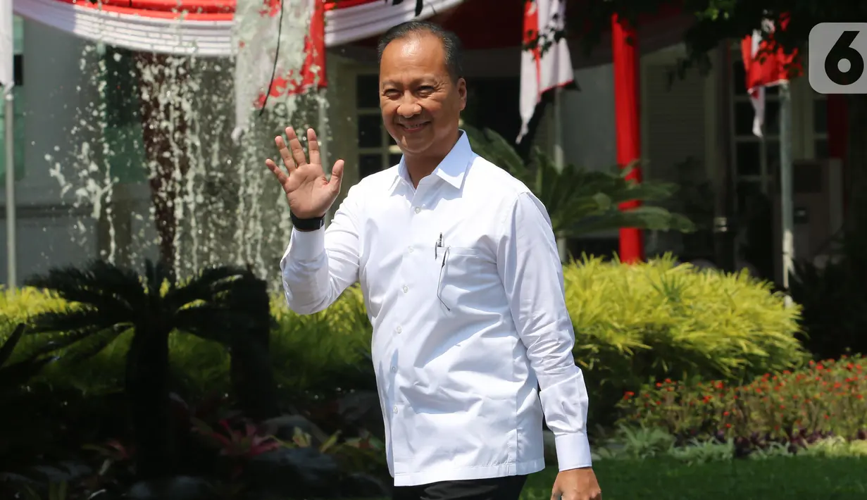 Menteri Sosial pada Kabinet Kerja Jilid I Agus Gumiwang Kartasasmita tiba di Istana Negara, Jakarta, Selasa (22/10/2019). Agus Gumiwang Kartasasmita datang memenuhi panggilan Presiden Joko Widodo terkait penetapan Calon Menteri Kabinet Kerja Jilid 2. (Liputan6.com/Angga Yuniar)