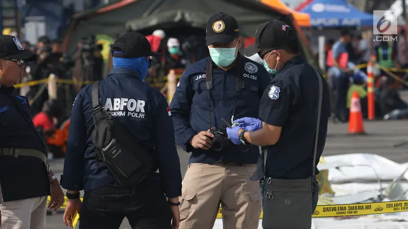 Cari Bahan Peledak, Puslabfor Ambil Sampel Serpihan Lion Air JT 610