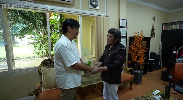  5 Potret ruang tamu Rhoma Irama yang mencerminkan kemewahan klasik seorang legenda musik