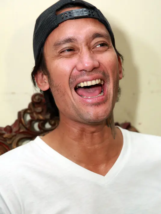 "Waktu awal ditawari, kita betiga (Tora, Vino dan Abimana) nanya gimana cewek-ceweknya, karena kita kan punya anak dan kebanyakan cewek," kata suami Mieke Amalia. (Deki Prayoga/Bintang.com)