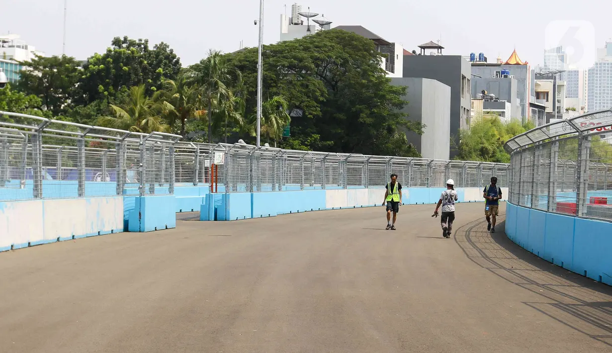 Kurang dari satu pekan lagi Formula E Jakarta 2023 akan kembali bergulir. Balapan tersebut akan diadakan di Jakarta International E-Prix Circuit (JIEC), Jakarta Utara, pada 3-4 Juni 2023. (Liputan6.com/Herman Zakharia)