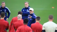 Pelatih Ajax Akan Tiru Cara Main MU untuk Kalahkan Liverpool di Liga Champions