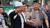 Kasatgas Nusantara Irjen Gatot Edi Pramono menyambangi Pondok Pesantren As-Syafiiyah Pondok Gede, Jakarta Timur. (Liputan6.com/Fachrur Rozie)