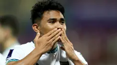Pemain Timnas Indonesia Asnawi Mangkualam Bahar melakukan selebrasi usai mencetak gol ke gawang Vietnam dari titik penalti pada pertandingan sepak bola Grup D Piala Asia di Stadion Abdullah Bin Khalifa, Doha, Qatar, Jumat (19/1/2024). (AP Photo/Hussein Sayed)