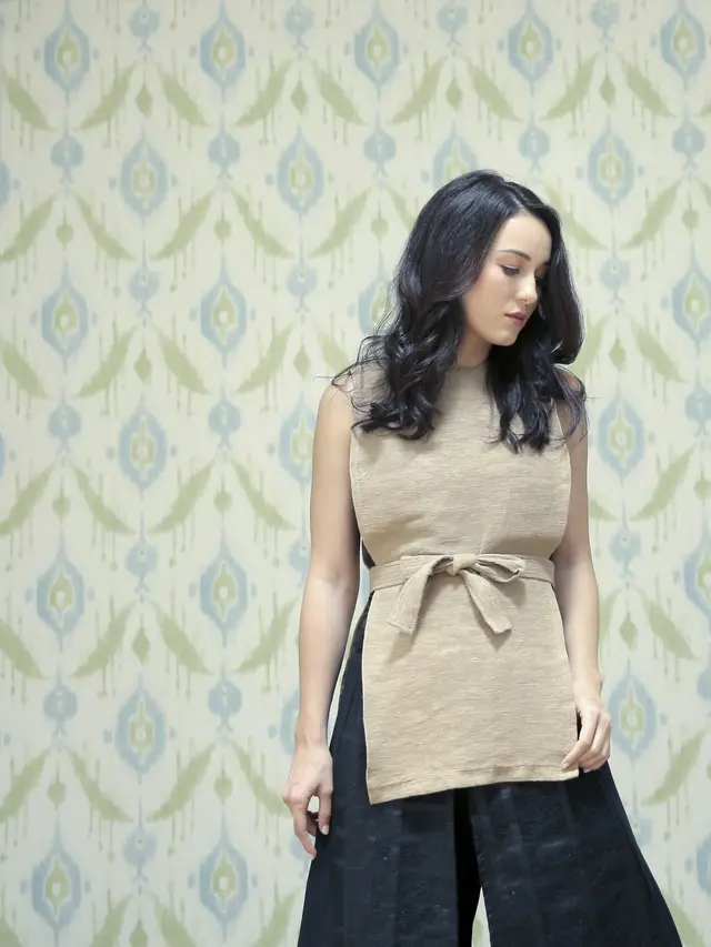 [Fimela] Julie Estelle B2