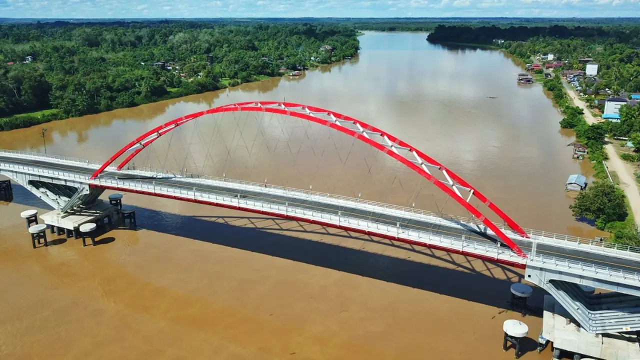 Kementerian Pekerjaan Umum dan Perumahan Rakyat (PUPR) telah menyelesaikan pembangunan Jembatan Tumbang Samba