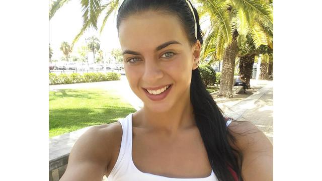 Video aksi Dovile Dzindzaletaite pelompat jangkit cantik dan seksi asal Lithuania. Dovile adalah juara lompat jangkit pada Kejuaraan Atletik Eropa U-23 di Estonia tahun 2015.