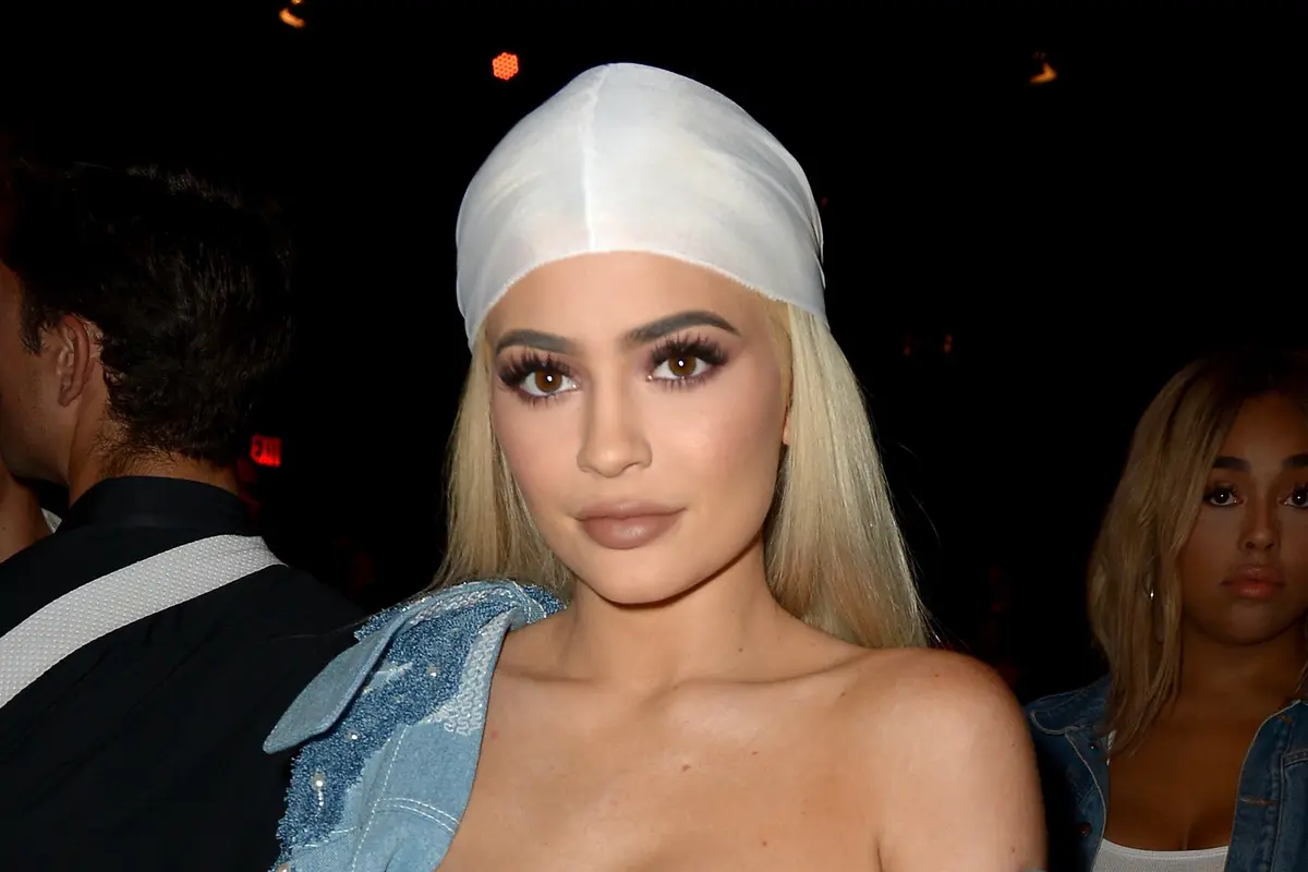Kylie Jenner menampik pernah melekukan operasi plastik, kecuali untuk bibirnya. (AFP/Bintang.com)