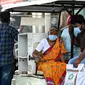 Pemerintah Tamil Nadu telah mewajibkan penggunaan masker di semua rumah sakit pemerintah di seluruh Negara Bagian mulai Sabtu, 1 April 2023 karena peningkatan kasus positif virus Corona.  (AFP/R.Satish Babu)