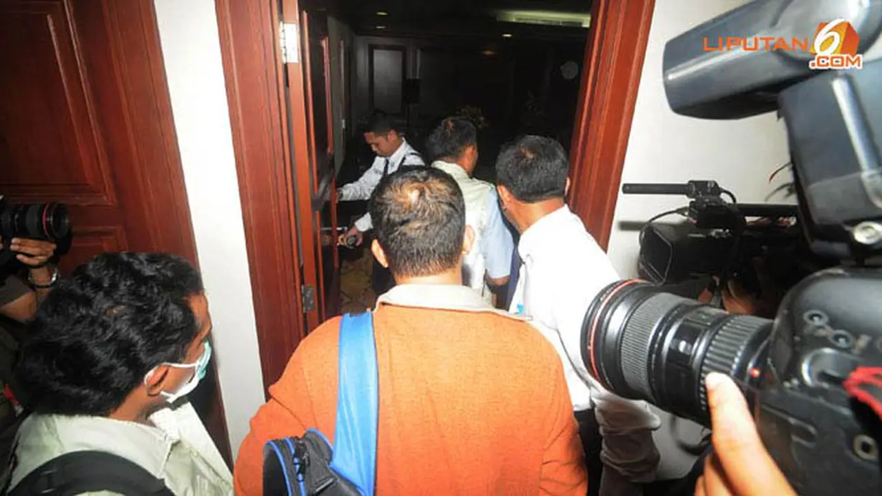 kpk-geledah-131106c.jpg