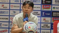 Pelatih Persija Jakarta Shin Tae-yong (Liputan6.com/Thomas)
