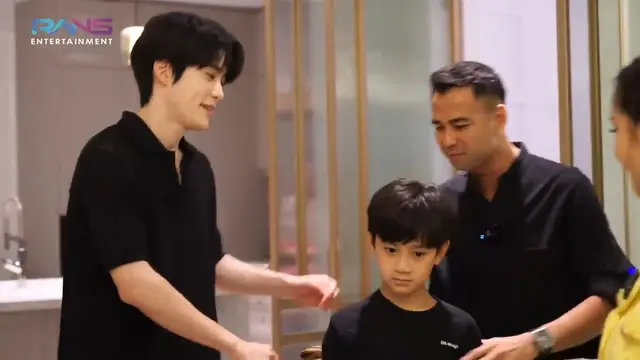 NCT DoJaeJung kunjungi rumah baru Raffi Ahmad dan Nagita Slavina (Foto: Youtube Rans Entertainment)