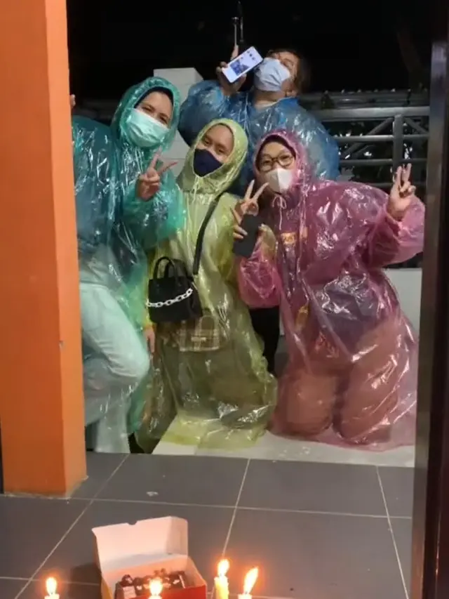 Kisah seorang wanita yang terpaksa merayakan ulang tahunnya saat isoman.