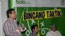Pendiri Kick Off Indonesia, Ganesha Putera, menjadi moderator pada diskusi Bincang Taktik di Kantor Bola.com, Jakarta, Rabu (16/11/2016). (Bola.com/Vitalis Yogi Trisna)
