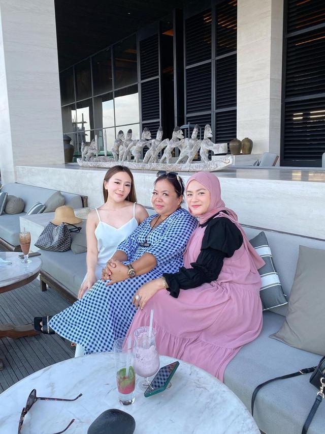 6 Potret Liburan Yunita Lestari Mantan Istri Daus Mini di Bali, Bikin Pangling