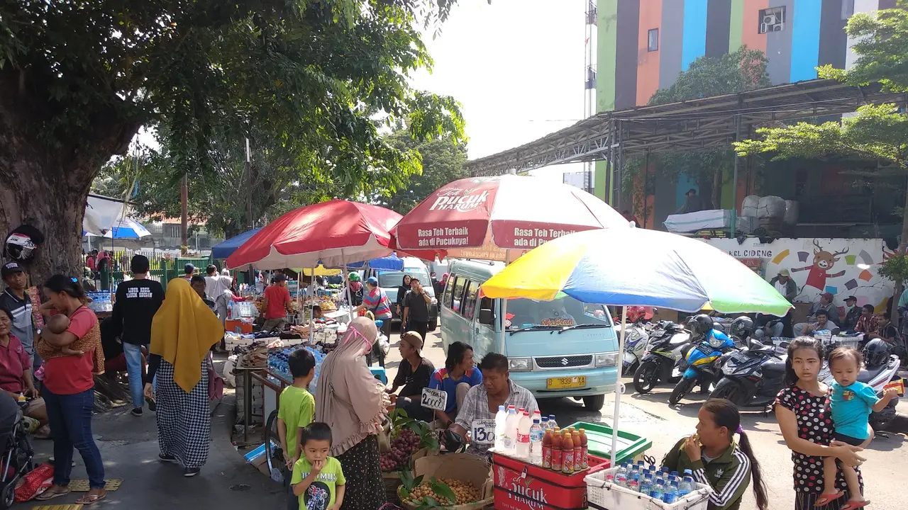 Situasi sudah mulai kondusif dan geliat ekonomi di Tanah Abang berangsur normal. (Liputan6.com/Delvira Hutabarat)