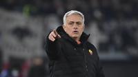 Pasukan Jose Mourinho keluar sebagai pemenang dengan dua gol tanpa balas.  (Alfredo Falcone/LaPresse via AP)