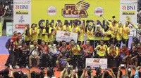 Putri Jakarta Pertamina Energi juara kompetisi bola voli Proliga 2018 setelah mengalahkan Bandung Bank BJB Pakuan pada laga final di GOR Among Rogo, Yogyakarta, Minggu (15/4/2018). (Humas PBVSI)