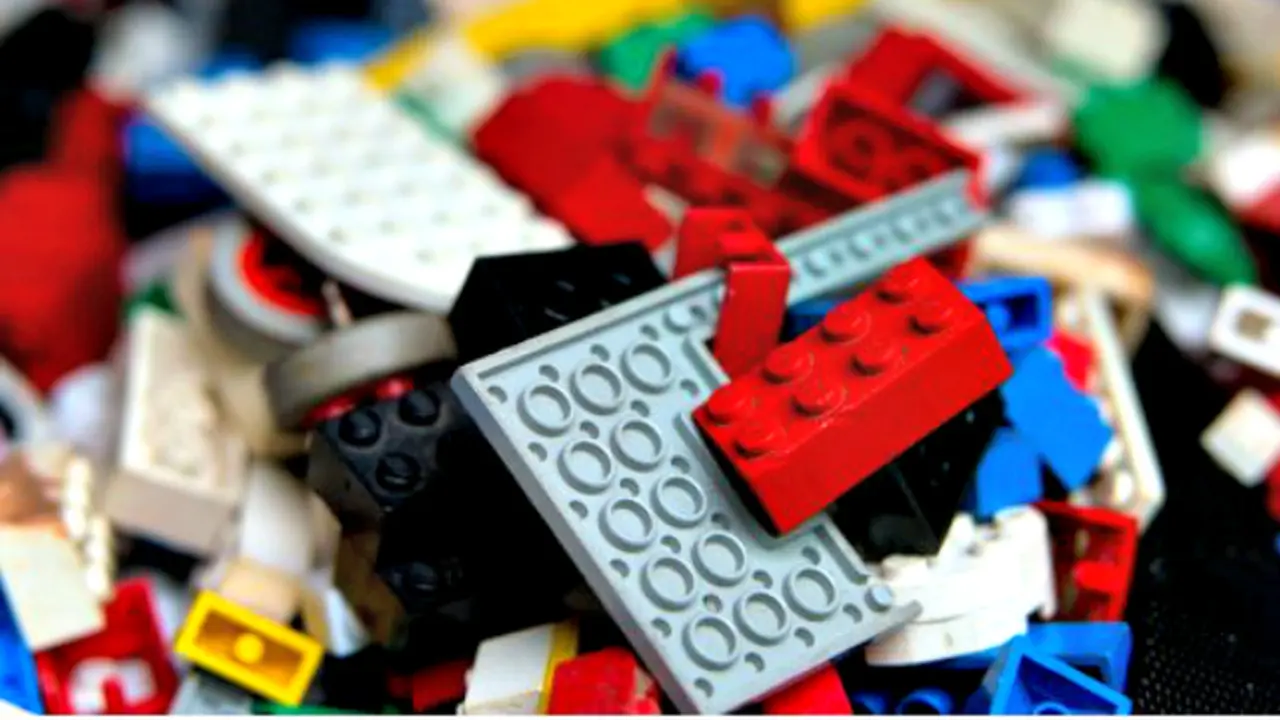 Aneh, Maling Ini Khusus Mencuri Mainan Lego