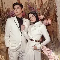 5 Foto Pemotretan Cut Meyriska dan Roger Danuarta, Elegan Berbusana Formal (sumber: Instagram.com/cutratumeyriska)