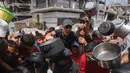 Diketahui bahwa sejak 2 Maret 2025, Israel melarang masuknya semua bantuan, termasuk makanan dan bantuan medis ke wilayah Jalur Gaza. (Bashar TALEB/AFP)