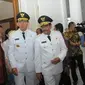  Gubernur DKI Jakarta Basuki Tjahaja Purnama atau Ahok dan Djarot Saiful Hidayat saat tiba di Balai Kota jelang acara pelantikan Wakil Gubernur DKI Jakarta, Rabu (17/12/2014). (Liputan6.com/Herman Zakharia)