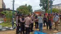 Tim Jibom dari ‎Satuan Brimob Kepolisian Daerah Sumatera Utara (Polda Sumut) turun langsung ke lokasi ledakan.