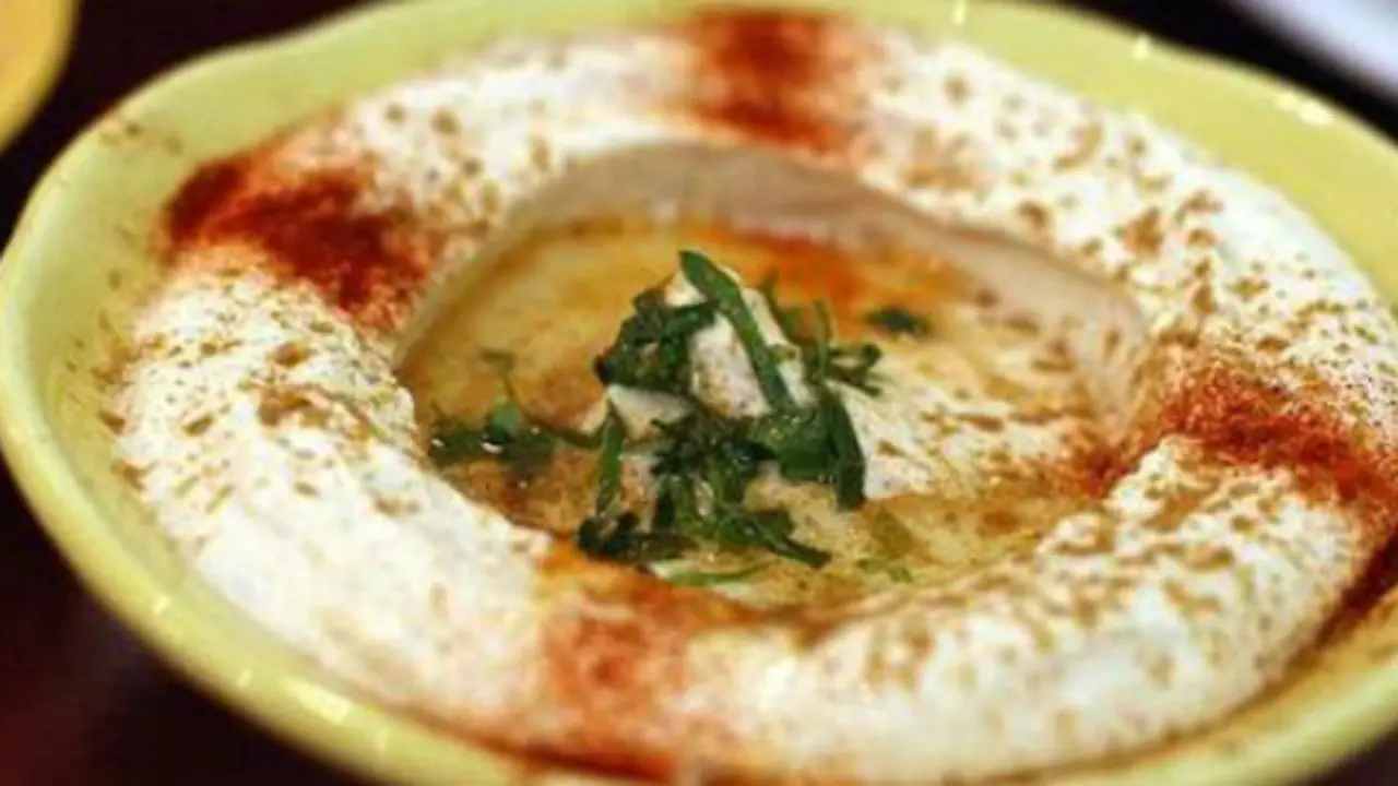 Hummus salad khas lebaran di Lebanon (c) menupages